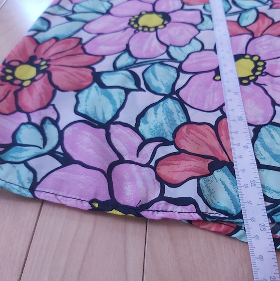 Zara crepe floral shirred shirt with keyhole back - Picture 4 of 9